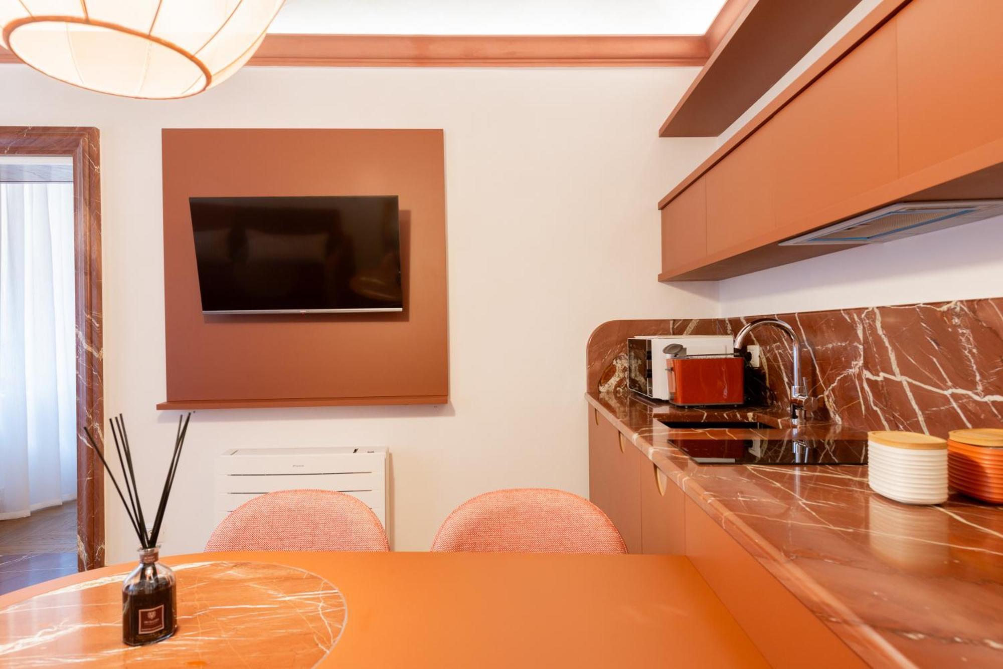 My Trevi Suite & Apartment Рим Екстериор снимка