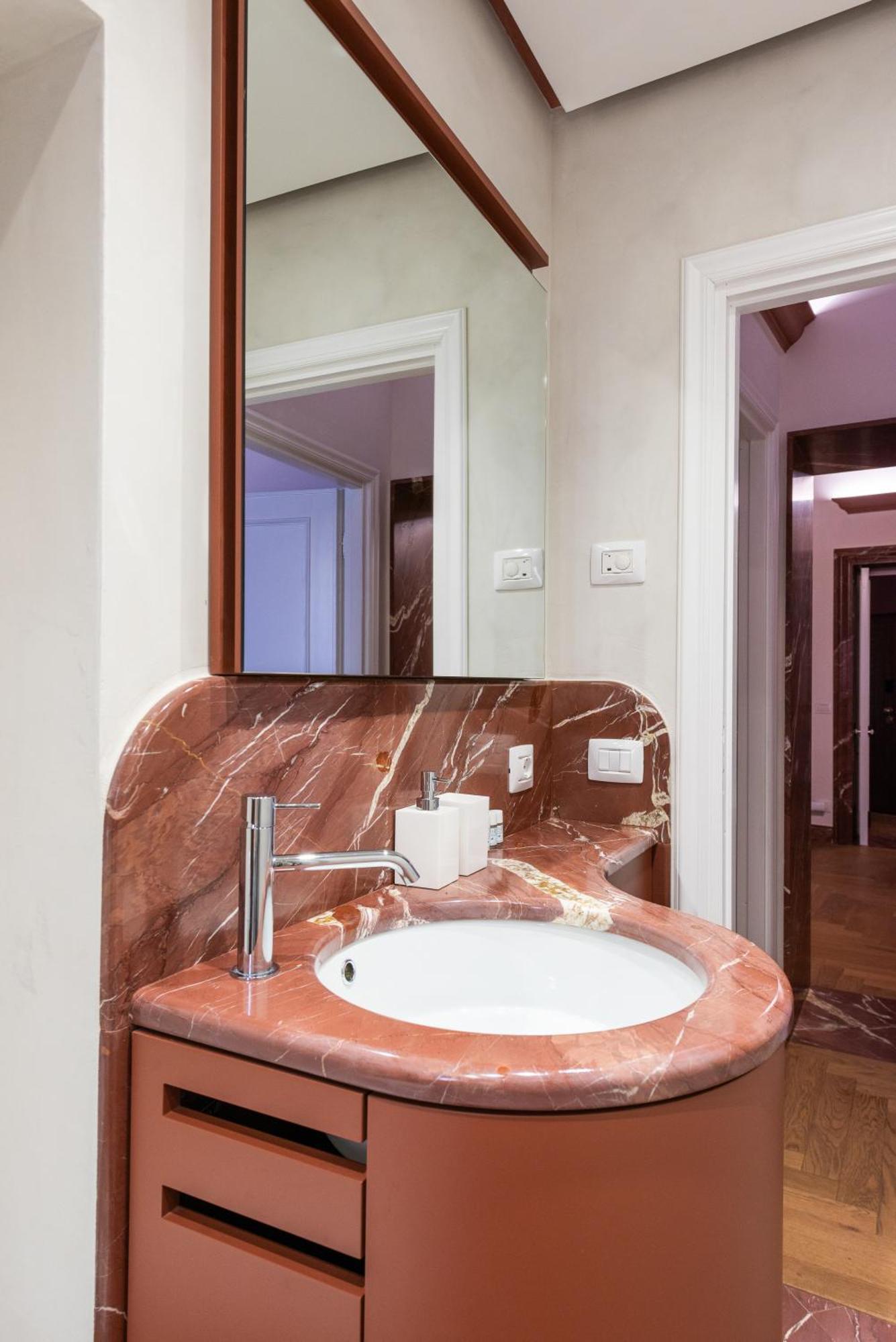 My Trevi Suite & Apartment Рим Екстериор снимка